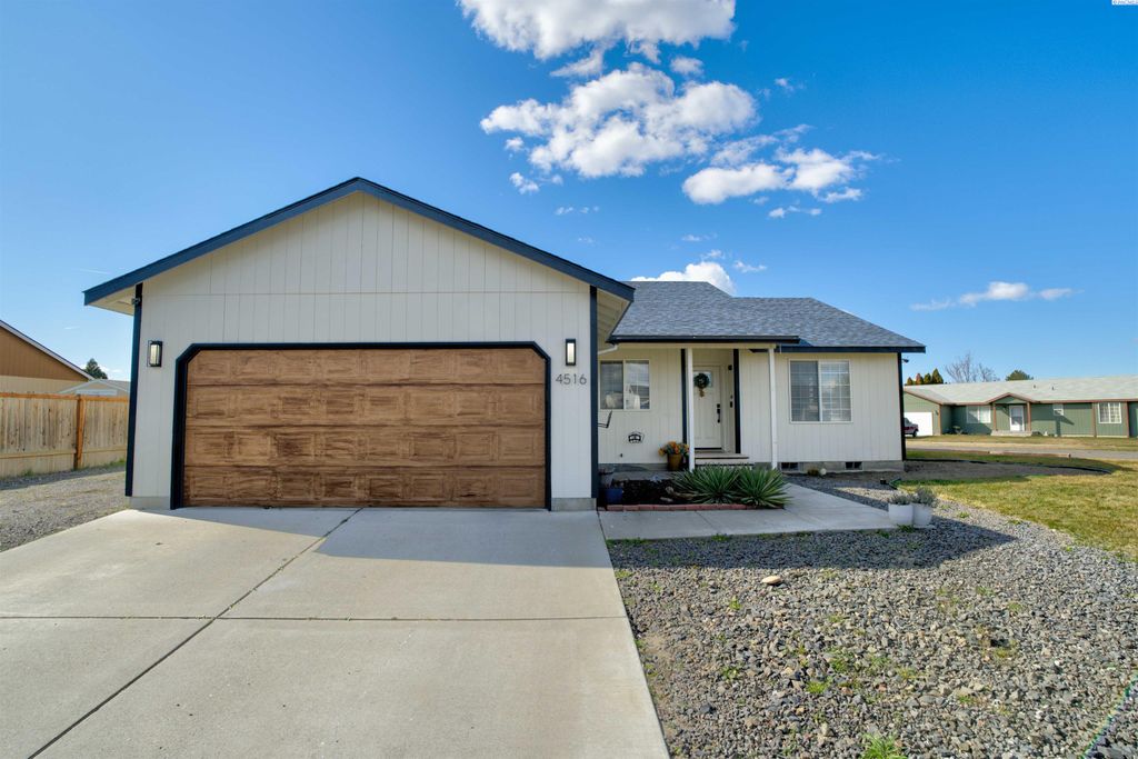 4516 Saguaro Dr, Pasco, WA 99301