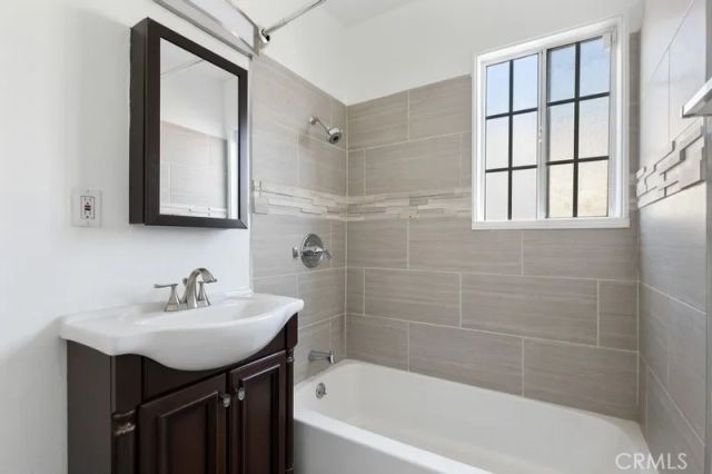 2117 Stewart Street, Santa Monica, CA 90404