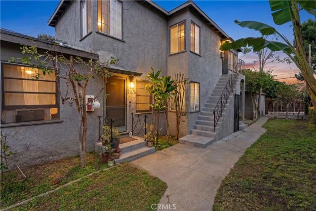 2117 Stewart Street, Santa Monica, CA 90404