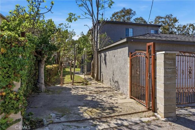 2117 Stewart Street, Santa Monica, CA 90404