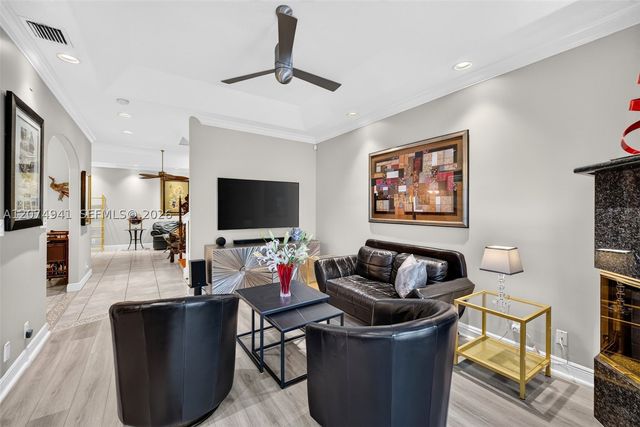 362 NE 7th Ave, Fort Lauderdale, FL 33301