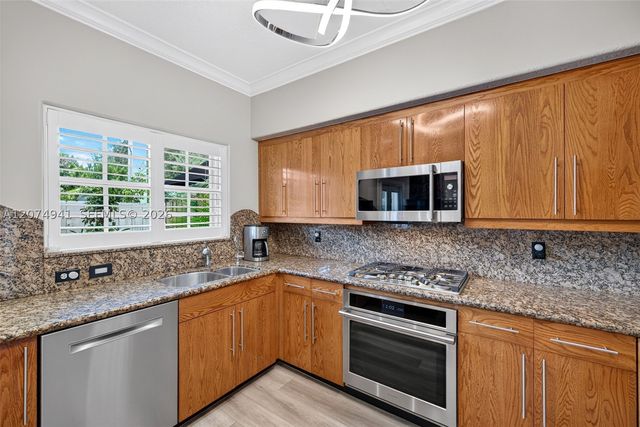 362 NE 7th Ave, Fort Lauderdale, FL 33301