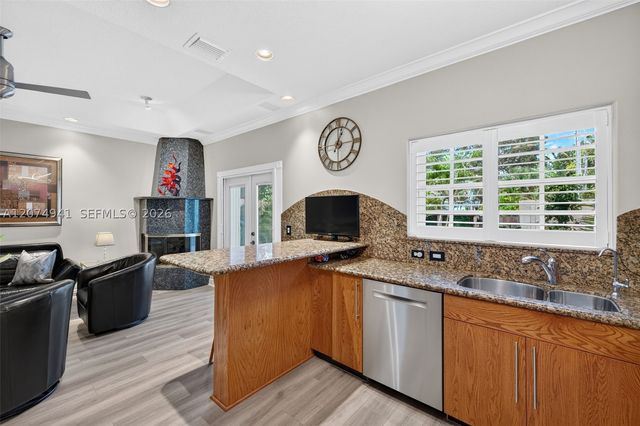 362 NE 7th Ave, Fort Lauderdale, FL 33301