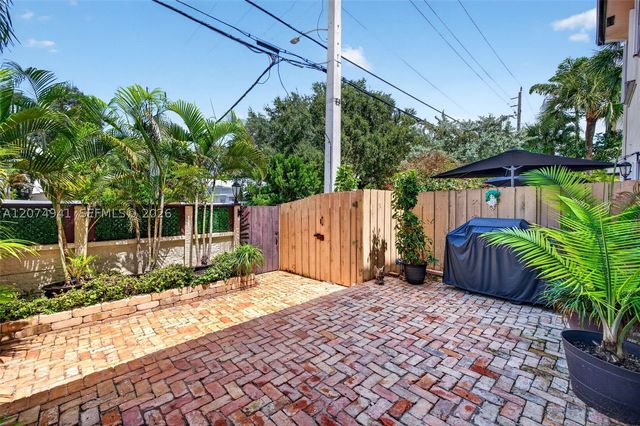 362 NE 7th Ave, Fort Lauderdale, FL 33301