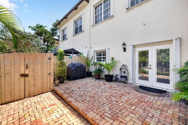 362 NE 7th Ave, Fort Lauderdale, FL 33301