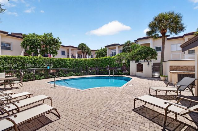 362 NE 7th Ave, Fort Lauderdale, FL 33301