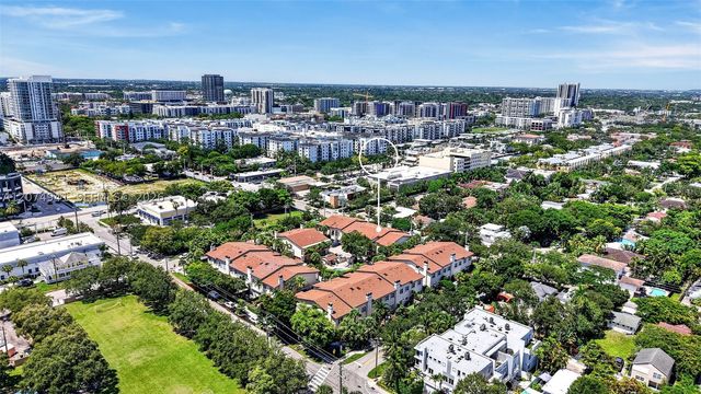 362 NE 7th Ave, Fort Lauderdale, FL 33301