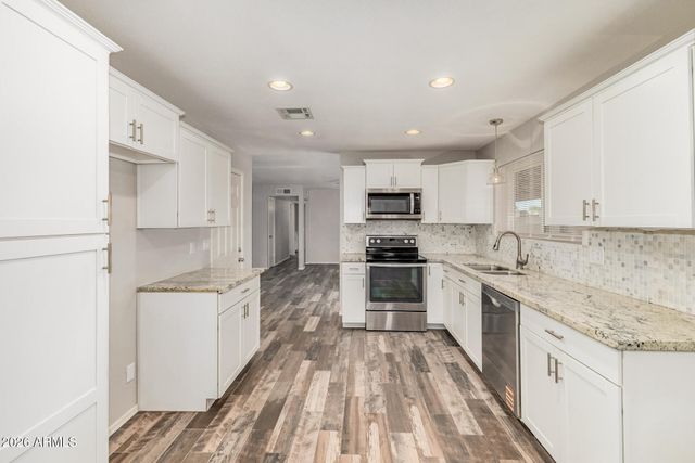 4729 E GREENWAY Street, Mesa, AZ 85205