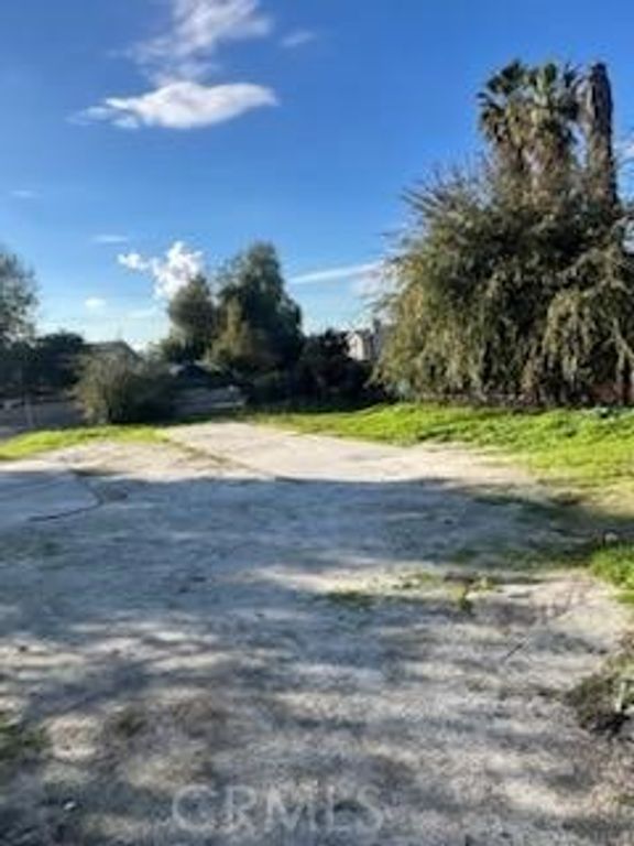 205 Navajo Road, Perris, CA 92570