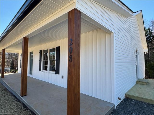 208 Meadow Run Lane, Lexington, NC 27292