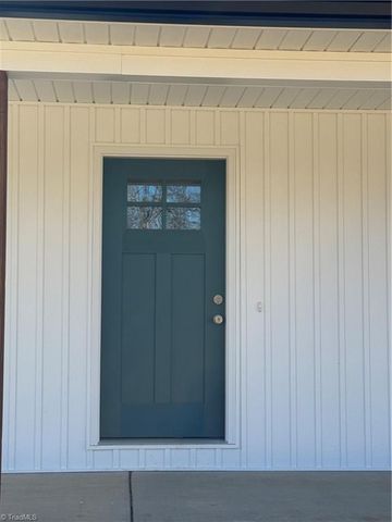 208 Meadow Run Lane, Lexington, NC 27292