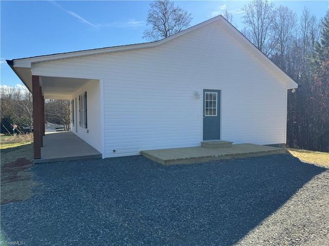 208 Meadow Run Lane, Lexington, NC 27292