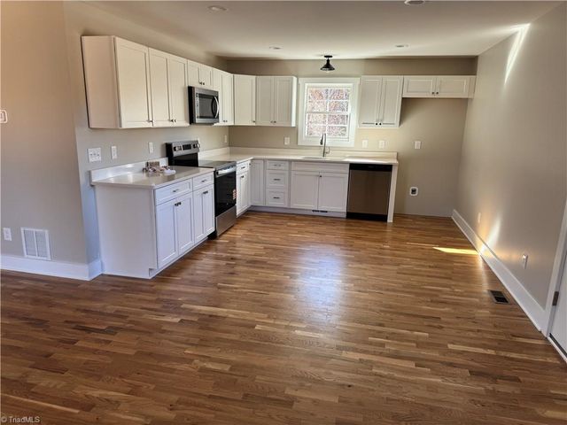 208 Meadow Run Lane, Lexington, NC 27292