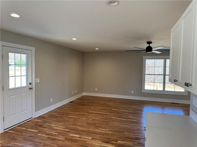 208 Meadow Run Lane, Lexington, NC 27292