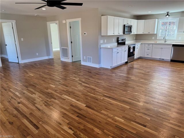 208 Meadow Run Lane, Lexington, NC 27292