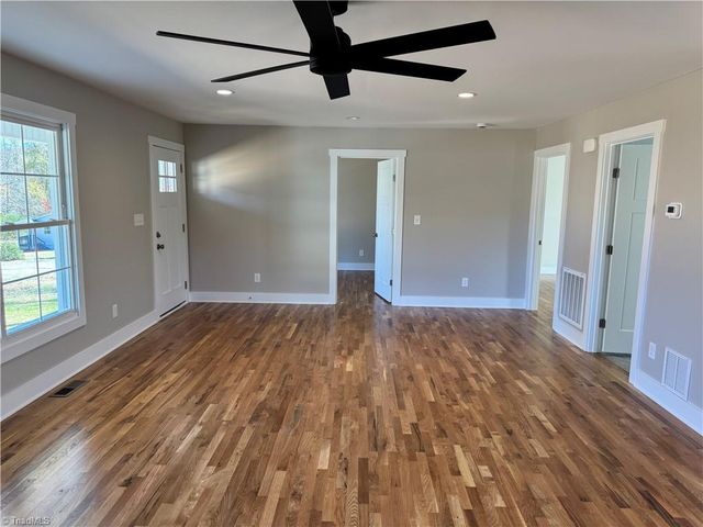 208 Meadow Run Lane, Lexington, NC 27292