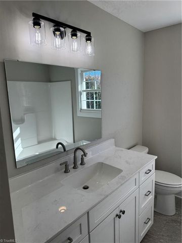 208 Meadow Run Lane, Lexington, NC 27292