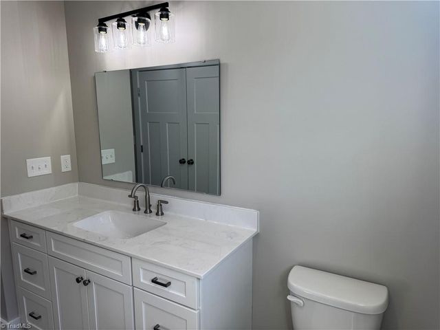 208 Meadow Run Lane, Lexington, NC 27292