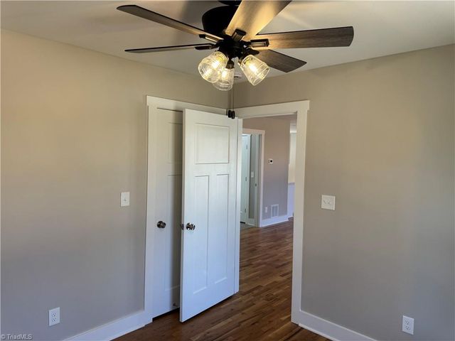 208 Meadow Run Lane, Lexington, NC 27292