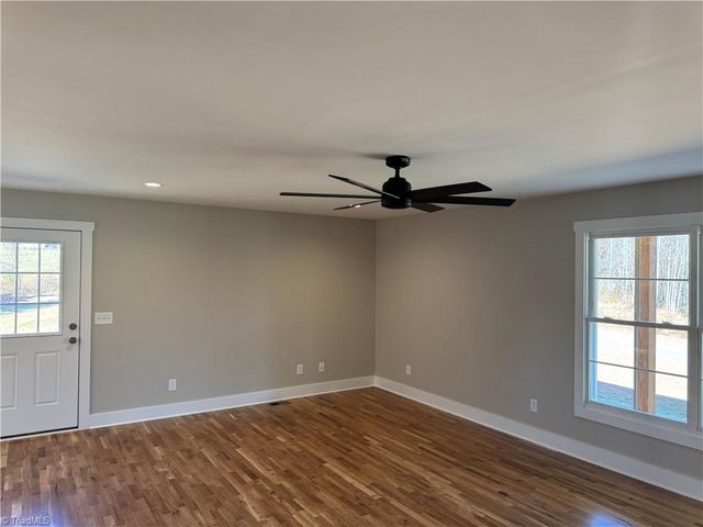 208 Meadow Run Lane, Lexington, NC 27292