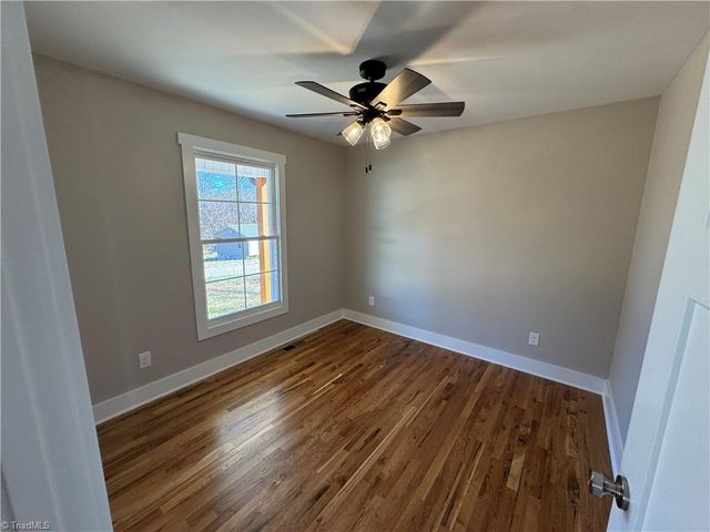 208 Meadow Run Lane, Lexington, NC 27292