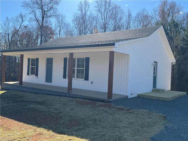 208 Meadow Run Lane, Lexington, NC 27292
