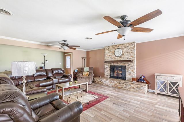 5826 Russell Lane, Baytown, TX 77521