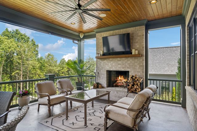 8559 Heirloom Blvd, College Grove, TN 37046