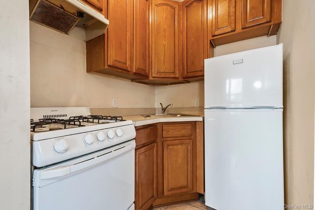 10228 Jamaica Avenue, Richmond Hill, NY 11418