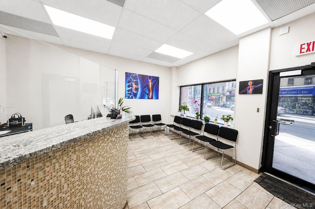 10228 Jamaica Avenue, Richmond Hill, NY 11418 — photo 3