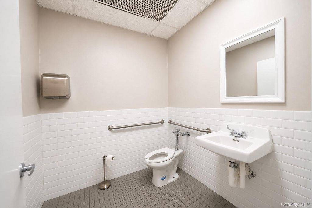 10228 Jamaica Avenue, Richmond Hill, NY 11418 — photo 4