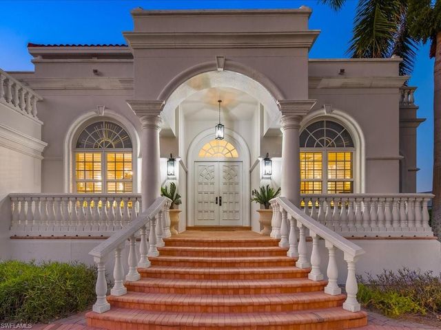 239 Channel DR, Naples, FL 34108