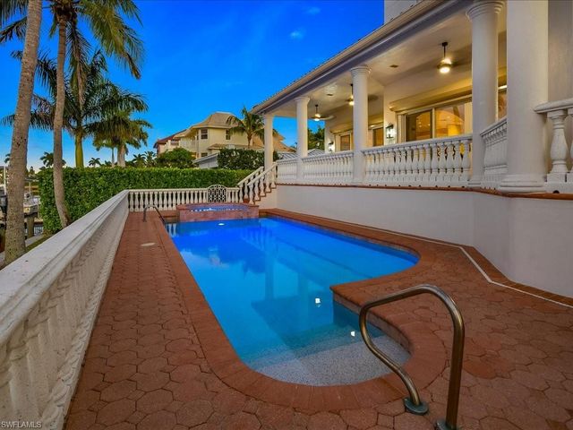 239 Channel DR, Naples, FL 34108