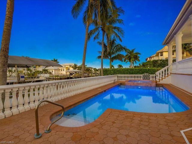 239 Channel DR, Naples, FL 34108