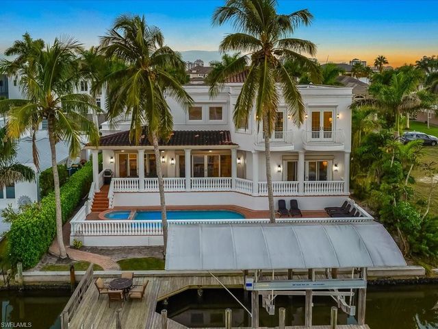 239 Channel DR, Naples, FL 34108