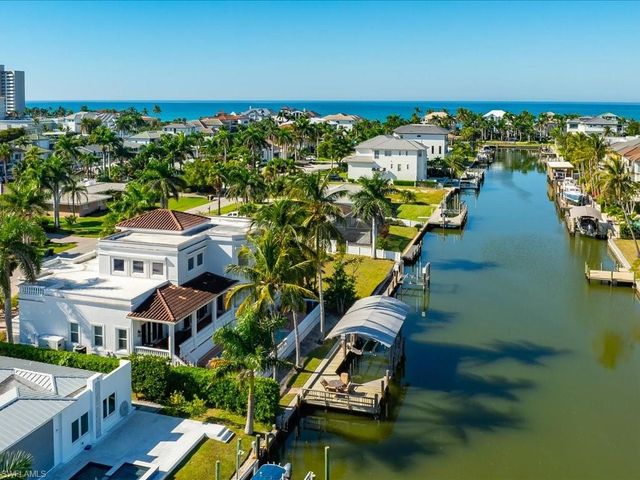 239 Channel DR, Naples, FL 34108