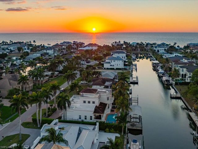 239 Channel DR, Naples, FL 34108