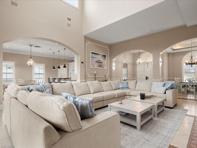 239 Channel DR, Naples, FL 34108