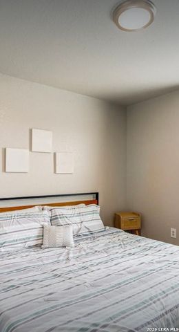 1502 Dancing Wolf, San Antonio, TX 78245