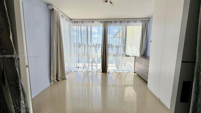 1150 NE 191st St 38, Miami, FL 33179