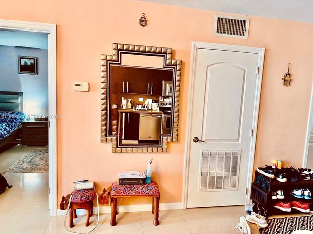 1150 NE 191st St 38, Miami, FL 33179