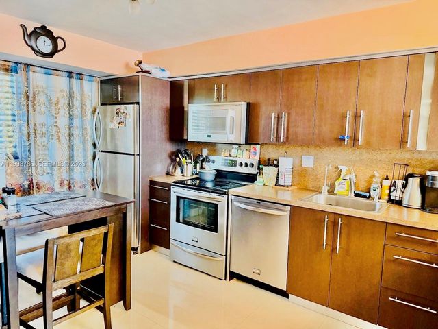 1150 NE 191st St 38, Miami, FL 33179