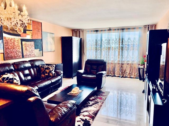 1150 NE 191st St 38, Miami, FL 33179