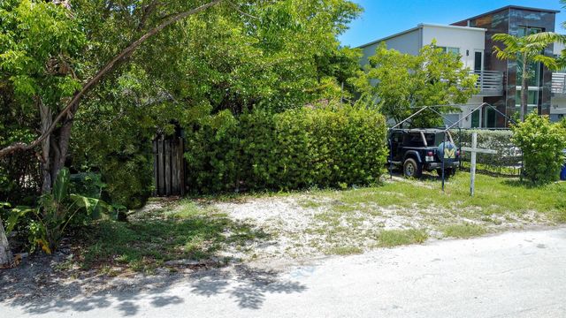 640 NE 8th Avenue, Fort Lauderdale, FL 33304