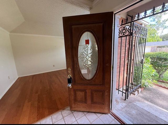 15118 Stoneyview Drive, Houston, TX 77083