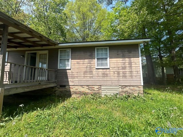 132 Pineview Street, Rainbow City, AL 35906