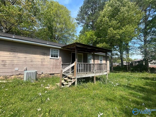 132 Pineview Street, Rainbow City, AL 35906