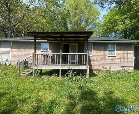 132 Pineview Street, Rainbow City, AL 35906