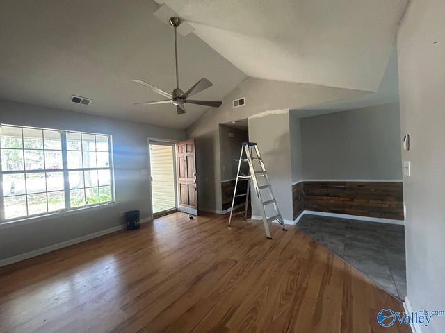 132 Pineview Street, Rainbow City, AL 35906