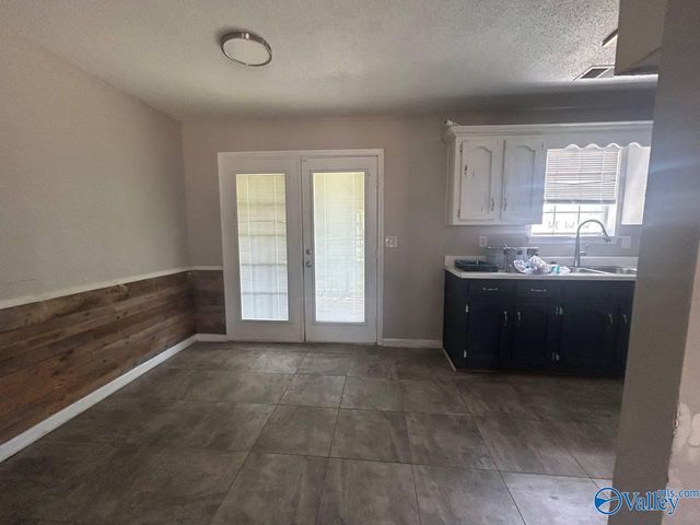 132 Pineview Street, Rainbow City, AL 35906